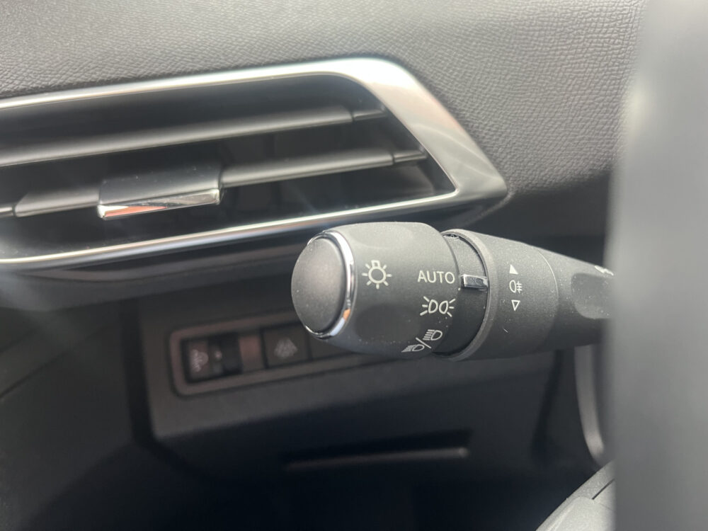 Peugeot 3008 1.6 HYbrid 225 Allure 1e Eigenaar / 29.000 KM!! // DODEHOEK // KEYLESS // CAMERA+SENSOREN // STOELVERWARMING // AFN. TREKHAAK // 29