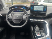 Peugeot 3008 1.6 HYbrid 225 Allure 1e Eigenaar / 29.000 KM!! // DODEHOEK // KEYLESS // CAMERA+SENSOREN // STOELVERWARMING // AFN. TREKHAAK // 51