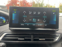 Peugeot 3008 1.6 HYbrid 225 Allure 1e Eigenaar / 29.000 KM!! // DODEHOEK // KEYLESS // CAMERA+SENSOREN // STOELVERWARMING // AFN. TREKHAAK // 55