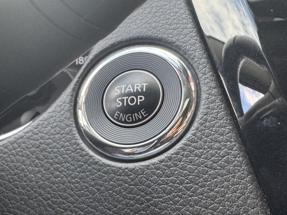 Nissan QASHQAI 1.3 DIG-T Tekna // FULL LED // LEDER // PANO-DAK // ELEK. STOEL // NAVI + CARPLAY // 360 CAMERA // PDC V+A 26