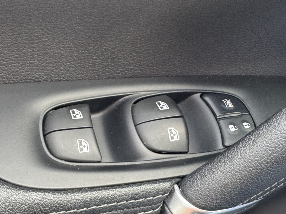 Nissan QASHQAI 1.3 DIG-T Tekna // FULL LED // LEDER // PANO-DAK // ELEK. STOEL // NAVI + CARPLAY // 360 CAMERA // PDC V+A 29