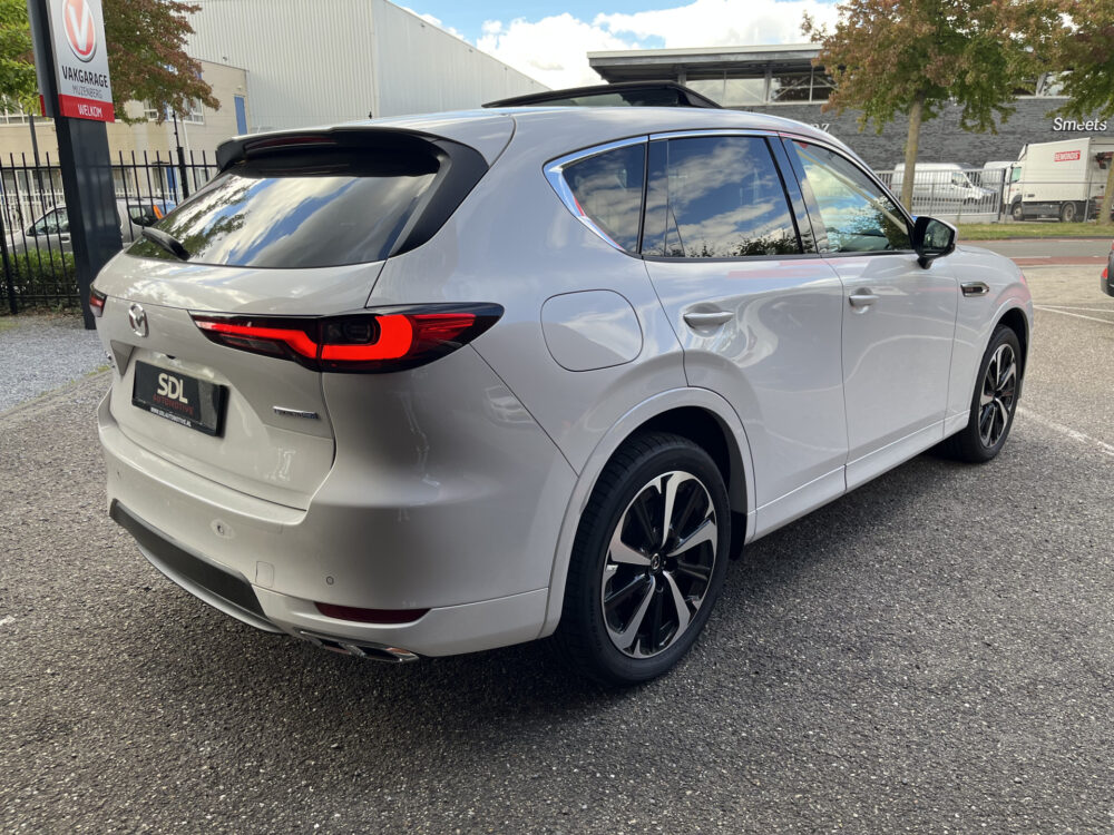 Mazda CX-60 2.5 e-SkyActiv PHEV Takumi // FULL OPTIONS // SCHUIF-KANTELDAK // ELEK.KLEP // ADAPT. CRUISE // LEDER+GEHEUGEN STOELEN // STOELV 4