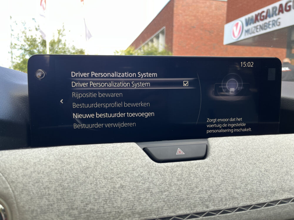 Mazda CX-60 2.5 e-SkyActiv PHEV Takumi // FULL OPTIONS // SCHUIF-KANTELDAK // ELEK.KLEP // ADAPT. CRUISE // LEDER+GEHEUGEN STOELEN // STOELV 43