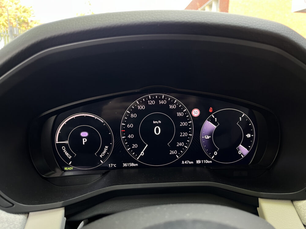 Mazda CX-60 2.5 e-SkyActiv PHEV Takumi // FULL OPTIONS // SCHUIF-KANTELDAK // ELEK.KLEP // ADAPT. CRUISE // LEDER+GEHEUGEN STOELEN // STOELV 46