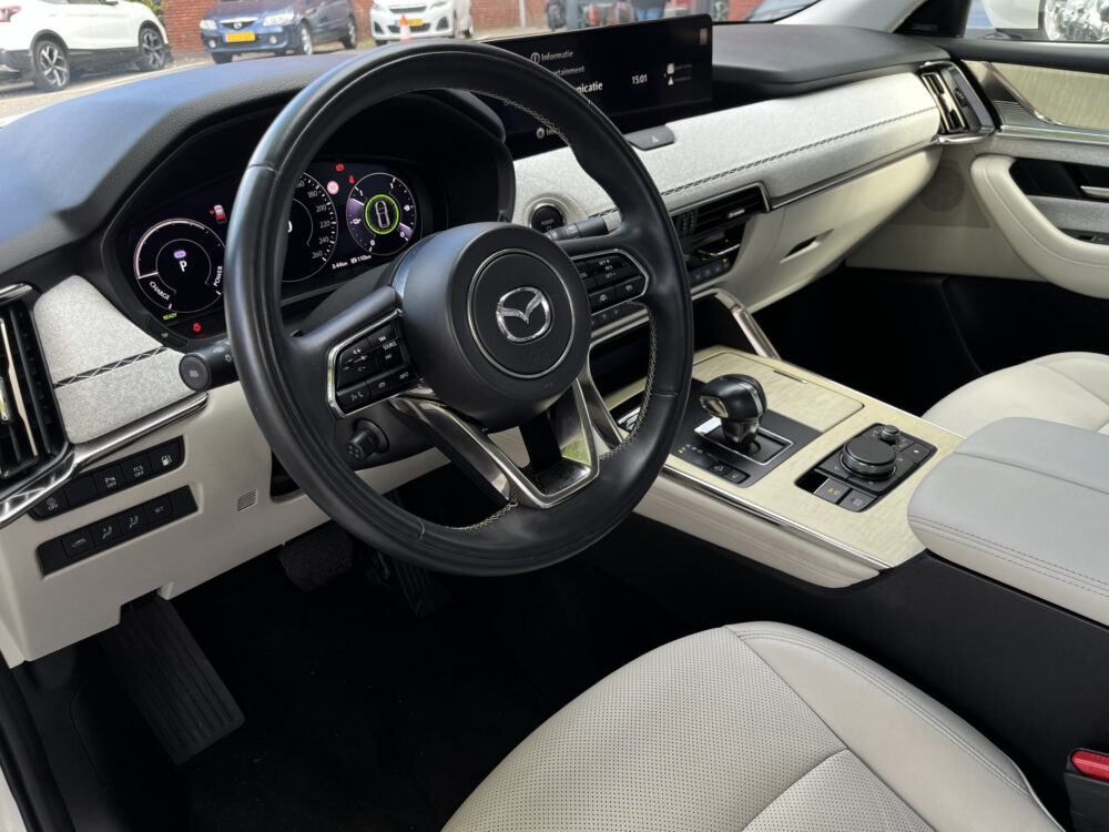 Mazda CX-60 2.5 e-SkyActiv PHEV Takumi // FULL OPTIONS // SCHUIF-KANTELDAK // ELEK.KLEP // ADAPT. CRUISE // LEDER+GEHEUGEN STOELEN // STOELV 48