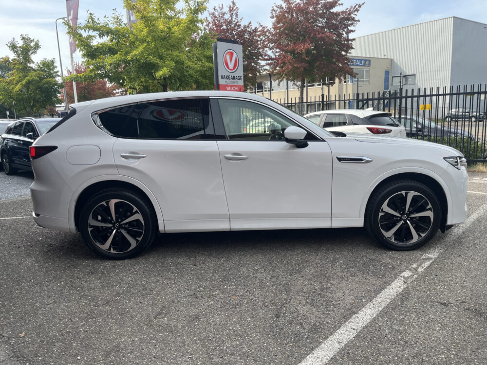 Mazda CX-60 2.5 e-SkyActiv PHEV Takumi // FULL OPTIONS // SCHUIF-KANTELDAK // ELEK.KLEP // ADAPT. CRUISE // LEDER+GEHEUGEN STOELEN // STOELV 8