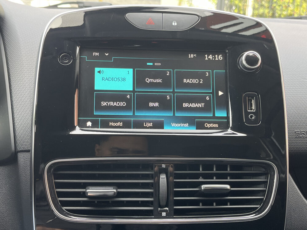 Renault Clio 0.9 TCe Limited // NAVI // PDC // AIRCO // KEY LESS ENTRY // CRUISE // BLUETOOTH // 15