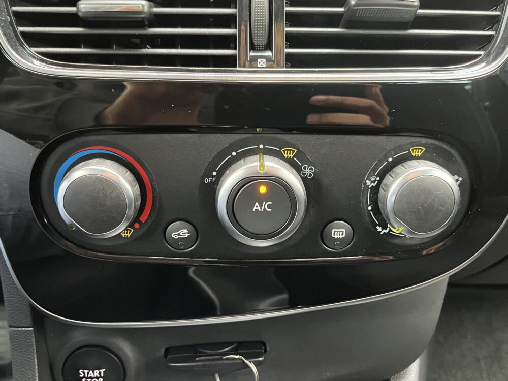 Renault Clio 0.9 TCe Limited // NAVI // PDC // AIRCO // KEY LESS ENTRY // CRUISE // BLUETOOTH // 19