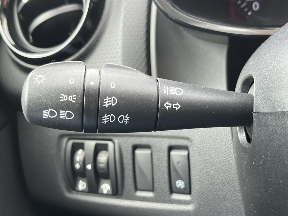 Renault Clio 0.9 TCe Limited // NAVI // PDC // AIRCO // KEY LESS ENTRY // CRUISE // BLUETOOTH // 26