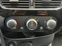 Renault Clio 0.9 TCe Limited // NAVI // PDC // AIRCO // KEY LESS ENTRY // CRUISE // BLUETOOTH // 50