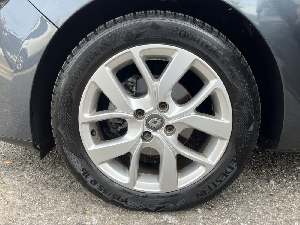Renault Clio 0.9 TCe Limited // NAVI // PDC // AIRCO // KEY LESS ENTRY // CRUISE // BLUETOOTH // 8