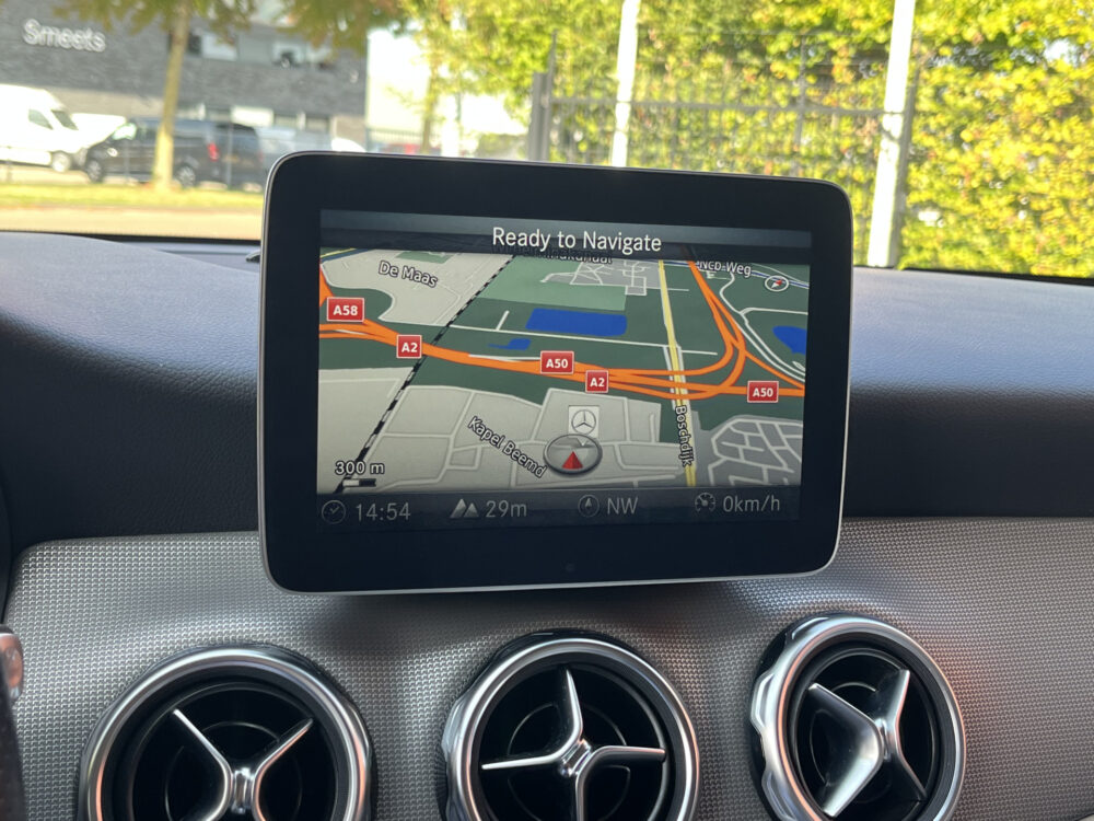 Mercedes-Benz GLA 180 Premium Night Pakket 51.000 KM!!! // FULL LED // NAVI // 360 CAMERA // ADAPTIV. CRUISE // PDC V+A // DAB // ELEK. KOFFERKLEP 14