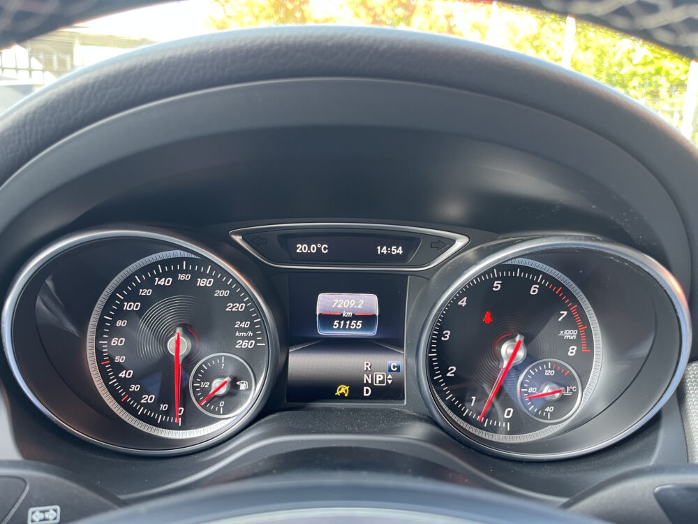 Mercedes-Benz GLA 180 Premium Night Pakket 51.000 KM!!! // FULL LED // NAVI // 360 CAMERA // ADAPTIV. CRUISE // PDC V+A // DAB // ELEK. KOFFERKLEP 19