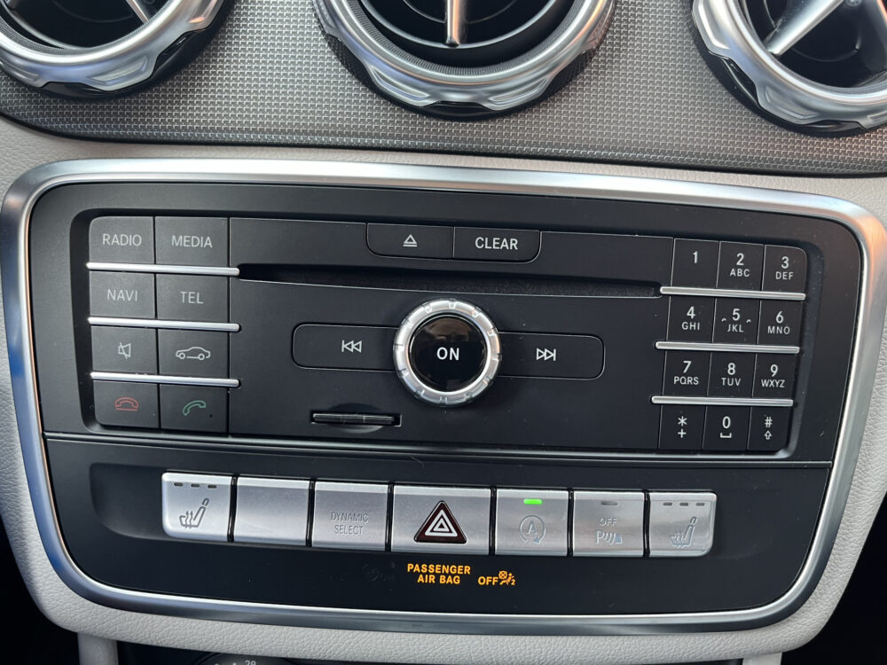 Mercedes-Benz GLA 180 Premium Night Pakket 51.000 KM!!! // FULL LED // NAVI // 360 CAMERA // ADAPTIV. CRUISE // PDC V+A // DAB // ELEK. KOFFERKLEP 20
