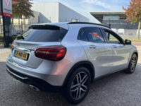Mercedes-Benz GLA 180 Premium Night Pakket 51.000 KM!!! // FULL LED // NAVI // 360 CAMERA // ADAPTIV. CRUISE // PDC V+A // DAB // ELEK. KOFFERKLEP 36