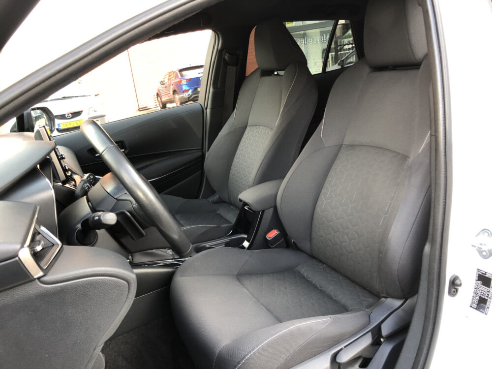 Toyota Corolla Touring Sports 2.0 Hybrid Style // FULL LED // DODEHOEK // KEYLESS // ADAPT. CRUISE // CLIMA // PDC // STUUR+STOELVERWARMING // 14