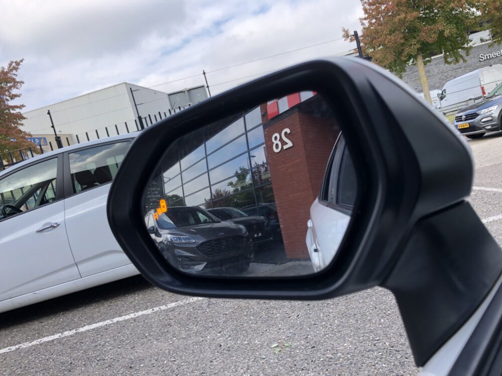 Toyota Corolla Touring Sports 2.0 Hybrid Style // FULL LED // DODEHOEK // KEYLESS // ADAPT. CRUISE // CLIMA // PDC // STUUR+STOELVERWARMING // 18