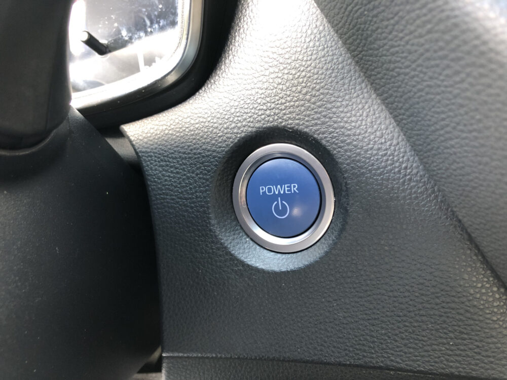 Toyota Corolla Touring Sports 2.0 Hybrid Style // FULL LED // DODEHOEK // KEYLESS // ADAPT. CRUISE // CLIMA // PDC // STUUR+STOELVERWARMING // 24