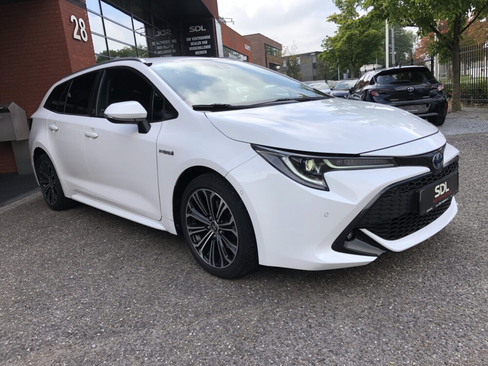 Toyota Corolla Touring Sports 2.0 Hybrid Style // FULL LED // DODEHOEK // KEYLESS // ADAPT. CRUISE // CLIMA // PDC // STUUR+STOELVERWARMING // 7