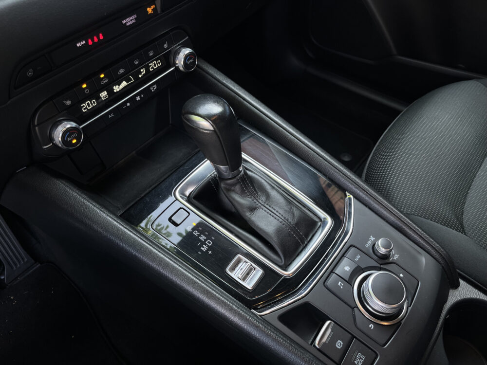 Mazda CX-5 2.0 SkyActiv-G 165 Luxury // FULL LED // 360 CAMERA+SENSOREN // HUD DISPLAY // DODEHOEK // NAVI // STUUR+STOELVERWARMING // ELEK 27