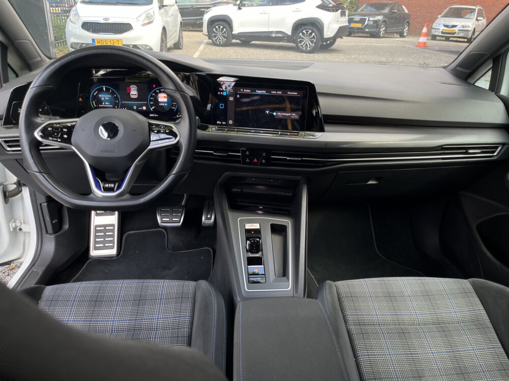 Volkswagen Golf 1.4 eHybrid GTE // VIRTUAL COCKPIT // NAVI+CARPLAY // PDC V+A // FULL LED // CLIMA // 16