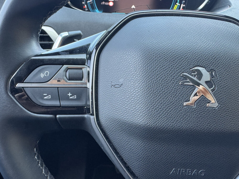 Peugeot 3008 1.6 HYbrid 225 Allure 1e eigenaar // 26.000 KM!! // NAVI // CLIMA // CRUISE // STOELVERWARMING // DAB RADIO // 11