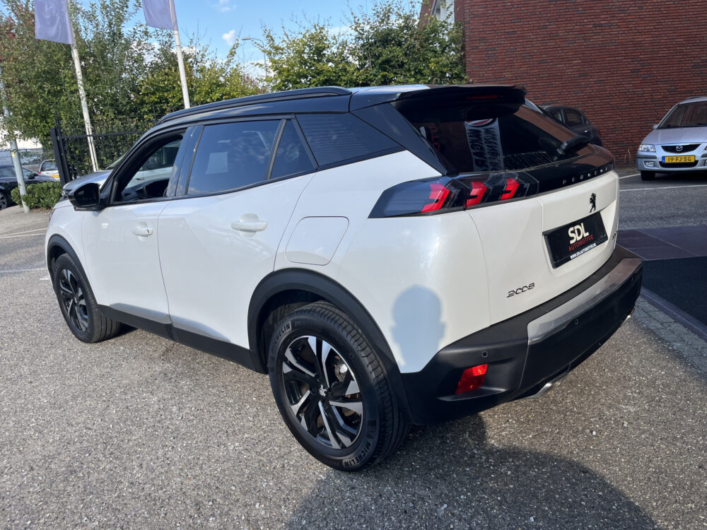 Peugeot 2008 1.2 PureTech GT-Line // SCHUIF-KANTELDAK // FULL LED // LEDER // ELEK.STOELEN+MEMORY // NAVI+CARPLAY // CAMERA // 3D COCKPIT // 3