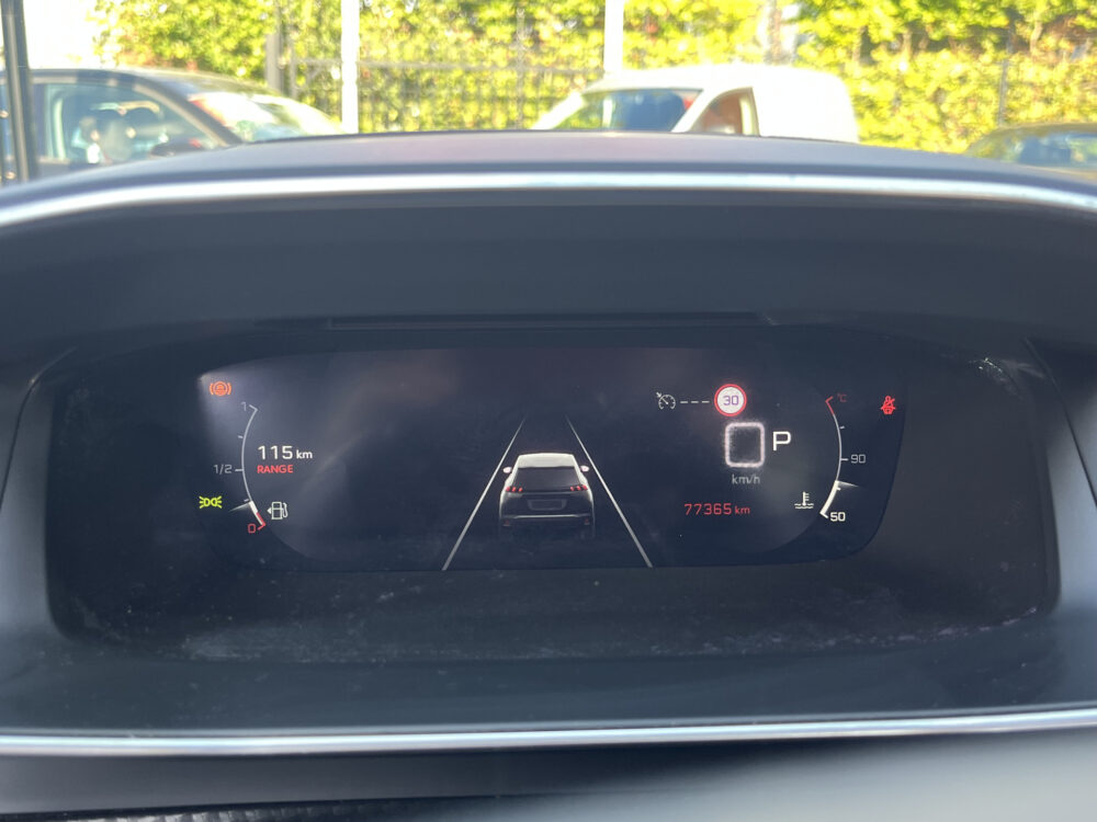 Peugeot 2008 1.2 PureTech GT-Line // SCHUIF-KANTELDAK // FULL LED // LEDER // ELEK.STOELEN+MEMORY // NAVI+CARPLAY // CAMERA // 3D COCKPIT // 34