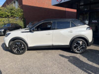 Peugeot 2008 1.2 PureTech GT-Line // SCHUIF-KANTELDAK // FULL LED // LEDER // ELEK.STOELEN+MEMORY // NAVI+CARPLAY // CAMERA // 3D COCKPIT // 38