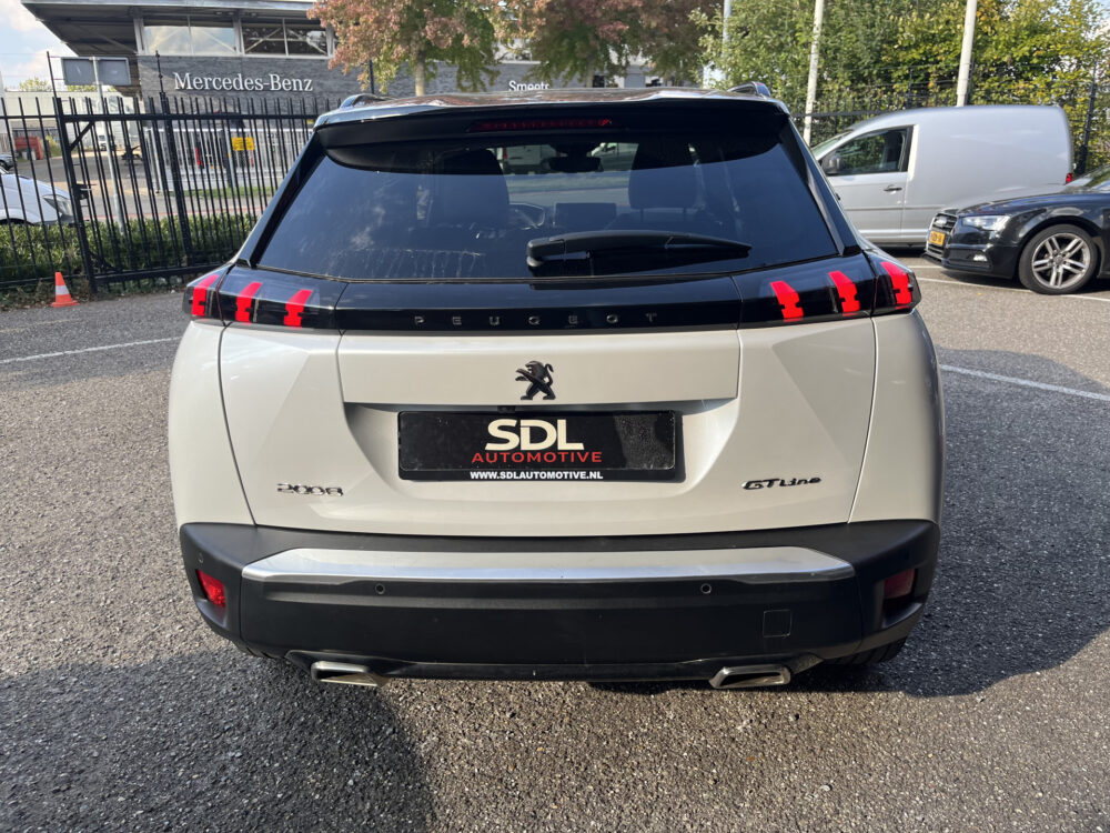 Peugeot 2008 1.2 PureTech GT-Line // SCHUIF-KANTELDAK // FULL LED // LEDER // ELEK.STOELEN+MEMORY // NAVI+CARPLAY // CAMERA // 3D COCKPIT // 4