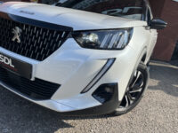 Peugeot 2008 1.2 PureTech GT-Line // SCHUIF-KANTELDAK // FULL LED // LEDER // ELEK.STOELEN+MEMORY // NAVI+CARPLAY // CAMERA // 3D COCKPIT // 45