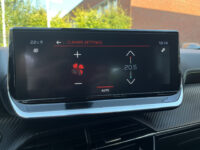 Peugeot 2008 1.2 PureTech GT-Line // SCHUIF-KANTELDAK // FULL LED // LEDER // ELEK.STOELEN+MEMORY // NAVI+CARPLAY // CAMERA // 3D COCKPIT // 68