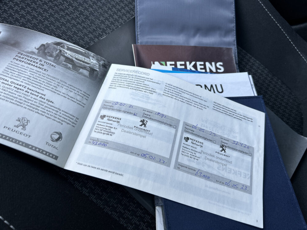 Peugeot 308 1.2 PureTech Blue Lease Executive PERFECT ONDERHOUDEN!! // NAVI + CARPLAY // PANO-DAK // CLIMA // PDC V+A // TREKHAAK!! 14