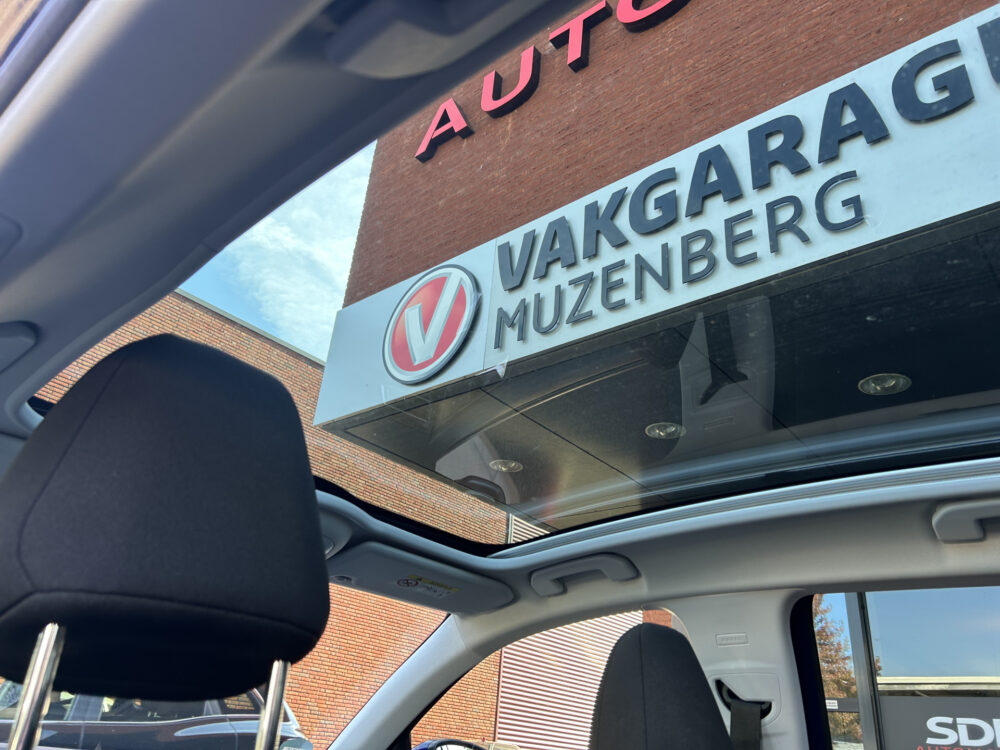 Peugeot 308 1.2 PureTech Blue Lease Executive PERFECT ONDERHOUDEN!! // NAVI + CARPLAY // PANO-DAK // CLIMA // PDC V+A // TREKHAAK!! 17