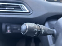 Peugeot 308 1.2 PureTech Blue Lease Executive PERFECT ONDERHOUDEN!! // NAVI + CARPLAY // PANO-DAK // CLIMA // PDC V+A // TREKHAAK!! 44