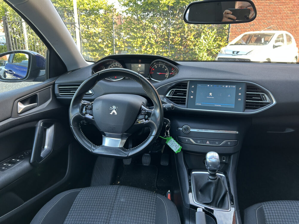 Peugeot 308 1.2 PureTech Blue Lease Executive PERFECT ONDERHOUDEN!! // NAVI + CARPLAY // PANO-DAK // CLIMA // PDC V+A // TREKHAAK!! 7