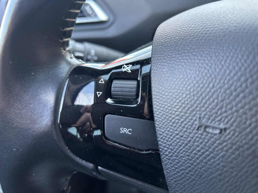 Peugeot 308 1.2 PureTech Blue Lease Executive PERFECT ONDERHOUDEN!! // NAVI + CARPLAY // PANO-DAK // CLIMA // PDC V+A // TREKHAAK!! 9