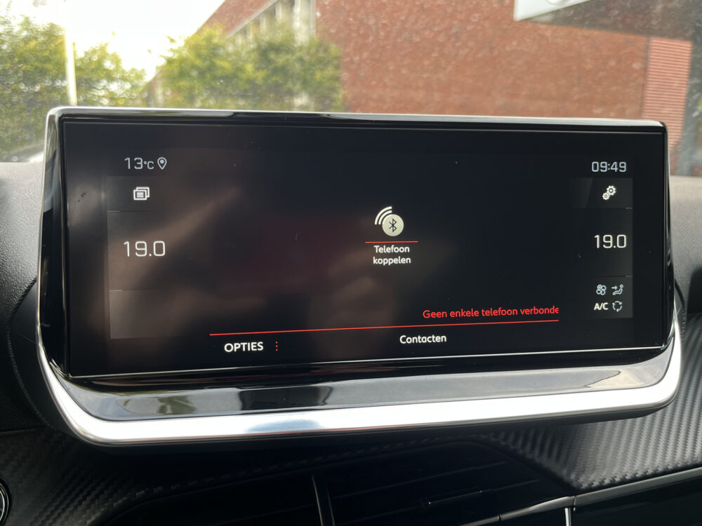 Peugeot 2008 1.2 PureTech Allure 131PK! // 3D COCKPIT // LED // CLIMA // CAMERA+SENSOREN // NAVI+CARPLAY // 27