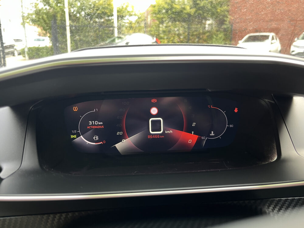 Peugeot 2008 1.2 PureTech Allure 131PK! // 3D COCKPIT // LED // CLIMA // CAMERA+SENSOREN // NAVI+CARPLAY // 30