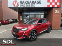 Peugeot 2008 1.2 PureTech Allure 131PK! // 3D COCKPIT // LED // CLIMA // CAMERA+SENSOREN // NAVI+CARPLAY // 32