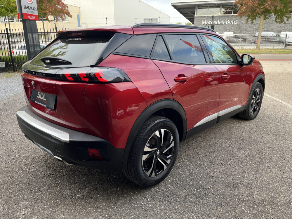 Peugeot 2008 1.2 PureTech Allure 131PK! // 3D COCKPIT // LED // CLIMA // CAMERA+SENSOREN // NAVI+CARPLAY // 5