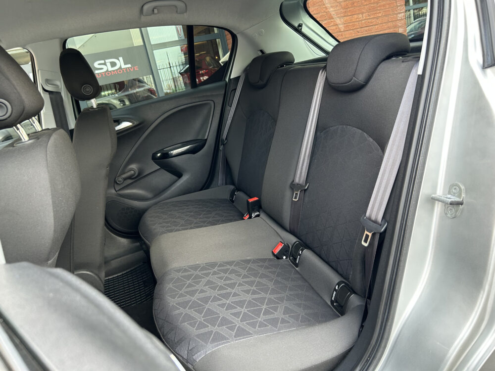 Opel Corsa 1.2 Edition //45000KM!!! CRUISE CONTROL // APPLE-ANDROID AUTO // AIRCO // STUUR+STOELVERWARMING // PARKEERSENSOREN // 26