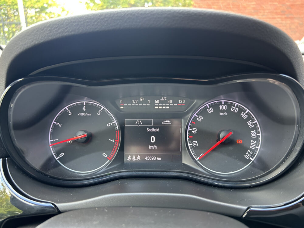 Opel Corsa 1.2 Edition //45000KM!!! CRUISE CONTROL // APPLE-ANDROID AUTO // AIRCO // STUUR+STOELVERWARMING // PARKEERSENSOREN // 29