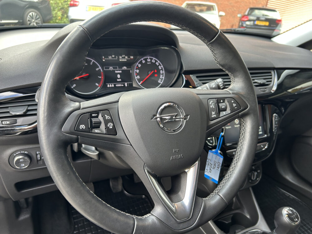 Opel Corsa 1.2 Edition //45000KM!!! CRUISE CONTROL // APPLE-ANDROID AUTO // AIRCO // STUUR+STOELVERWARMING // PARKEERSENSOREN // 6
