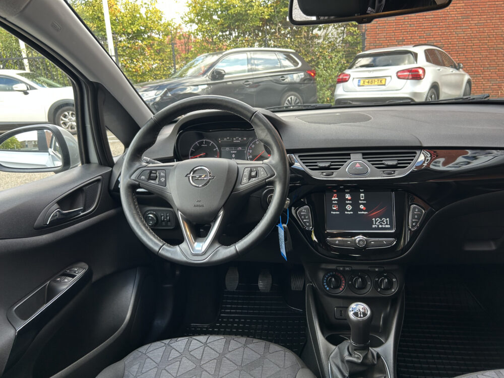 Opel Corsa 1.2 Edition //45000KM!!! CRUISE CONTROL // APPLE-ANDROID AUTO // AIRCO // STUUR+STOELVERWARMING // PARKEERSENSOREN // 7