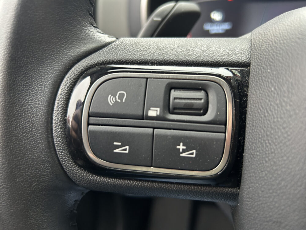Citroën C5 Aircross 1.2 PureTech Shine // LED // NAVI + CARPLAY // CAMERA // PDC V+A // KEYLESS 9