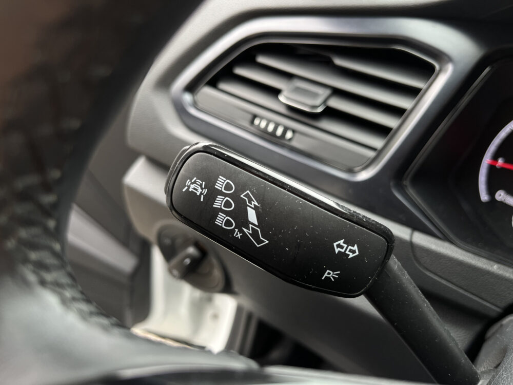Volkswagen T-Roc 1.0 TSI Style // ADAPT. CRUISE // CLIMA // NAVI // STOELVERWARMING // PDC V+A // 19