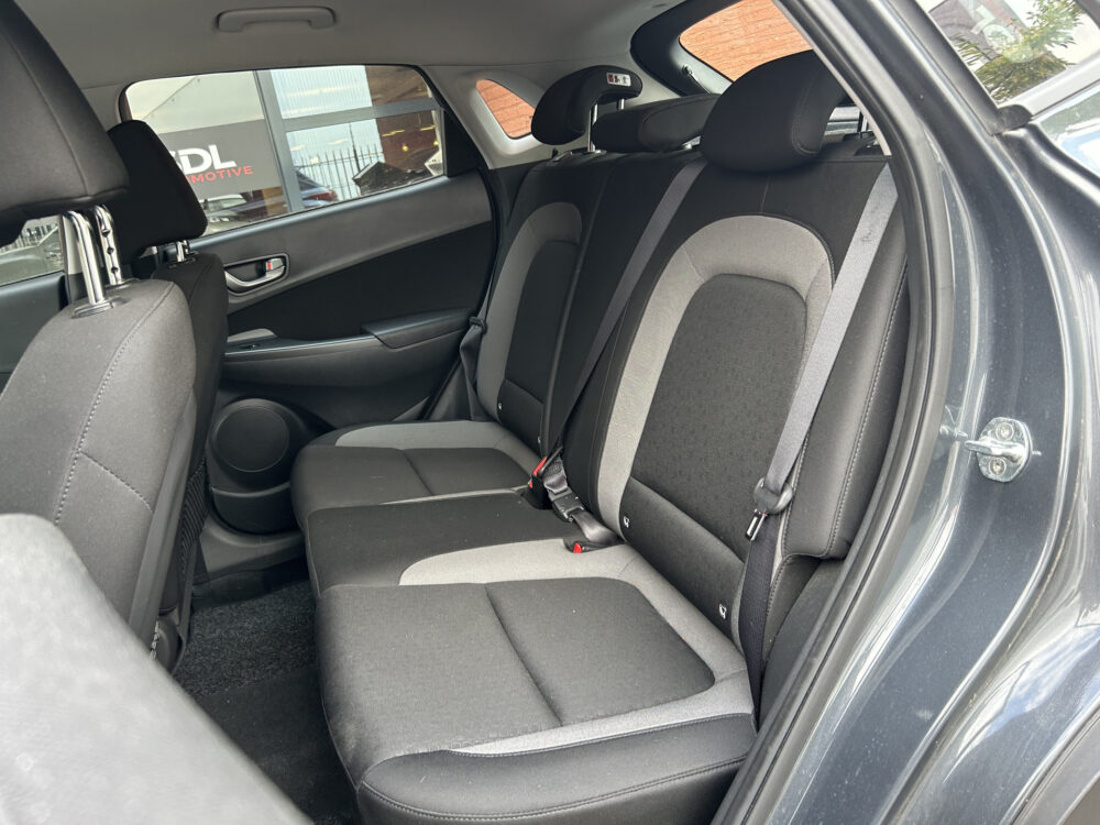 Hyundai KONA 1.0 T-GDI Fashion // LED // KEYLESS // CLIMA // APPLE CARPLAY / ANDROID AUTO // PDC 26