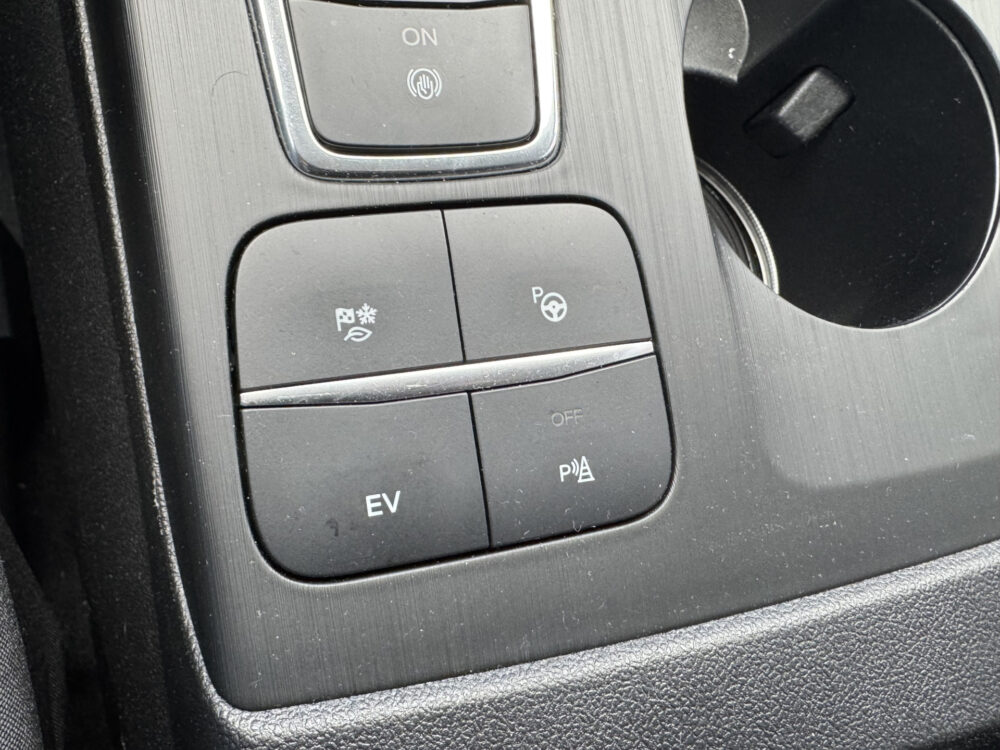 Ford Kuga 2.5 PHEV Titanium // CAMERA+SENSOREN // DODEHOEK // ADAPTIVE CRUISE // NAVI+CARPLAY // STOEL VERWARMING // 22