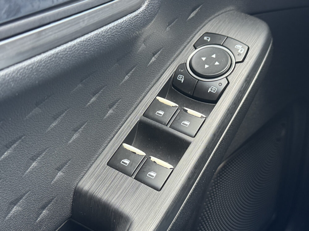 Ford Kuga 2.5 PHEV Titanium // CAMERA+SENSOREN // DODEHOEK // ADAPTIVE CRUISE // NAVI+CARPLAY // STOEL VERWARMING // 24
